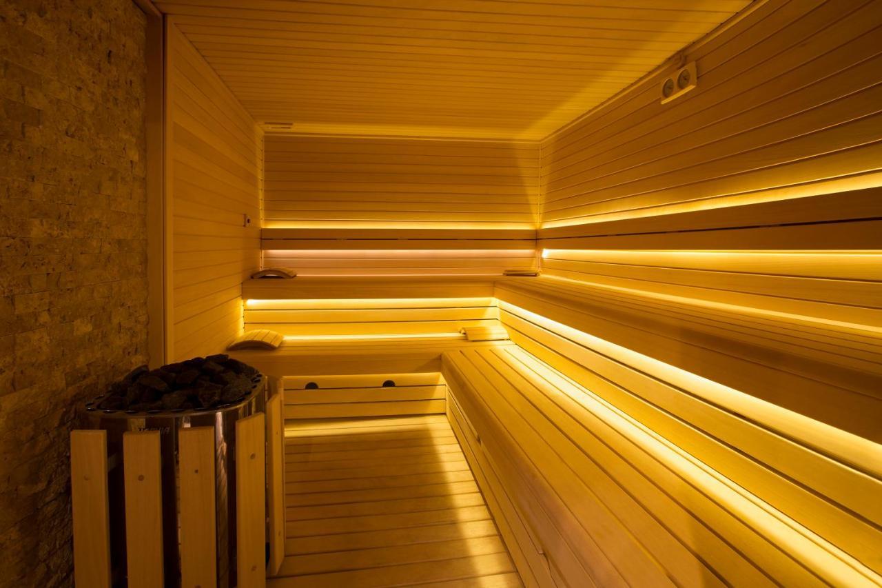 Отель Golden Tulip Istanbul Bayrampasa Экстерьер фото A modern Finnish sauna