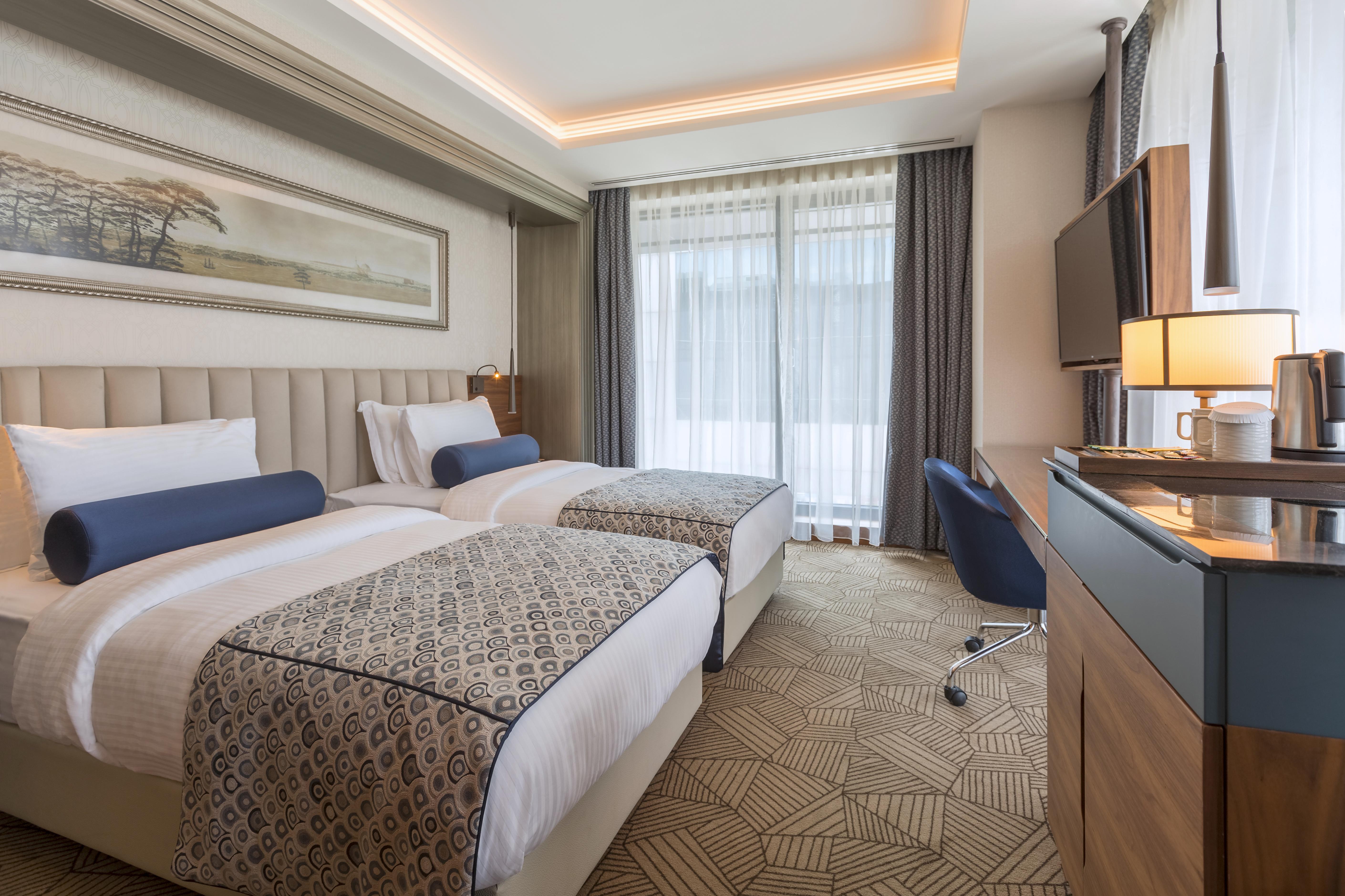 Отель Golden Tulip Istanbul Bayrampasa Экстерьер фото Deluxe Room