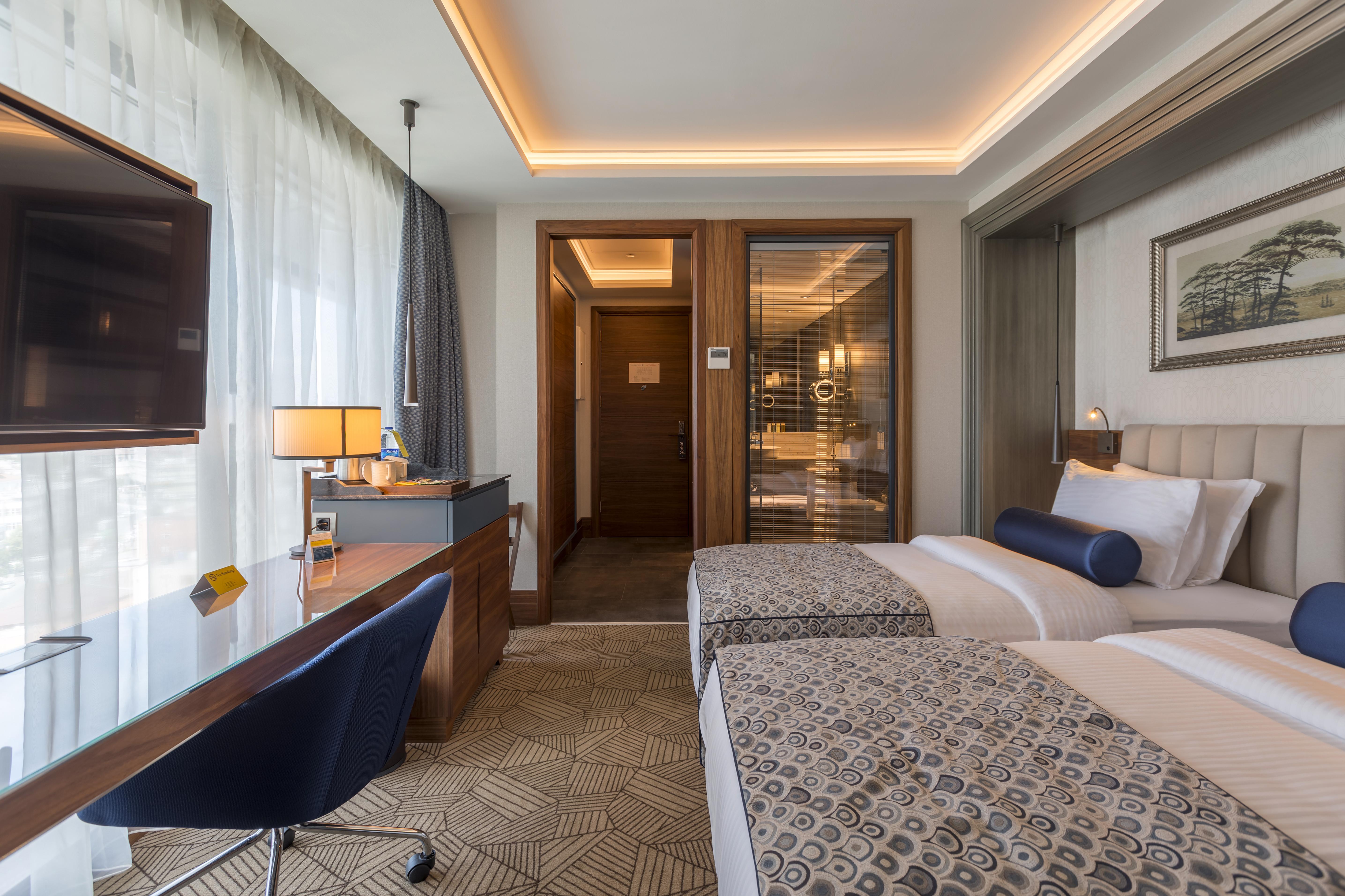 Отель Golden Tulip Istanbul Bayrampasa Экстерьер фото Deluxe Room