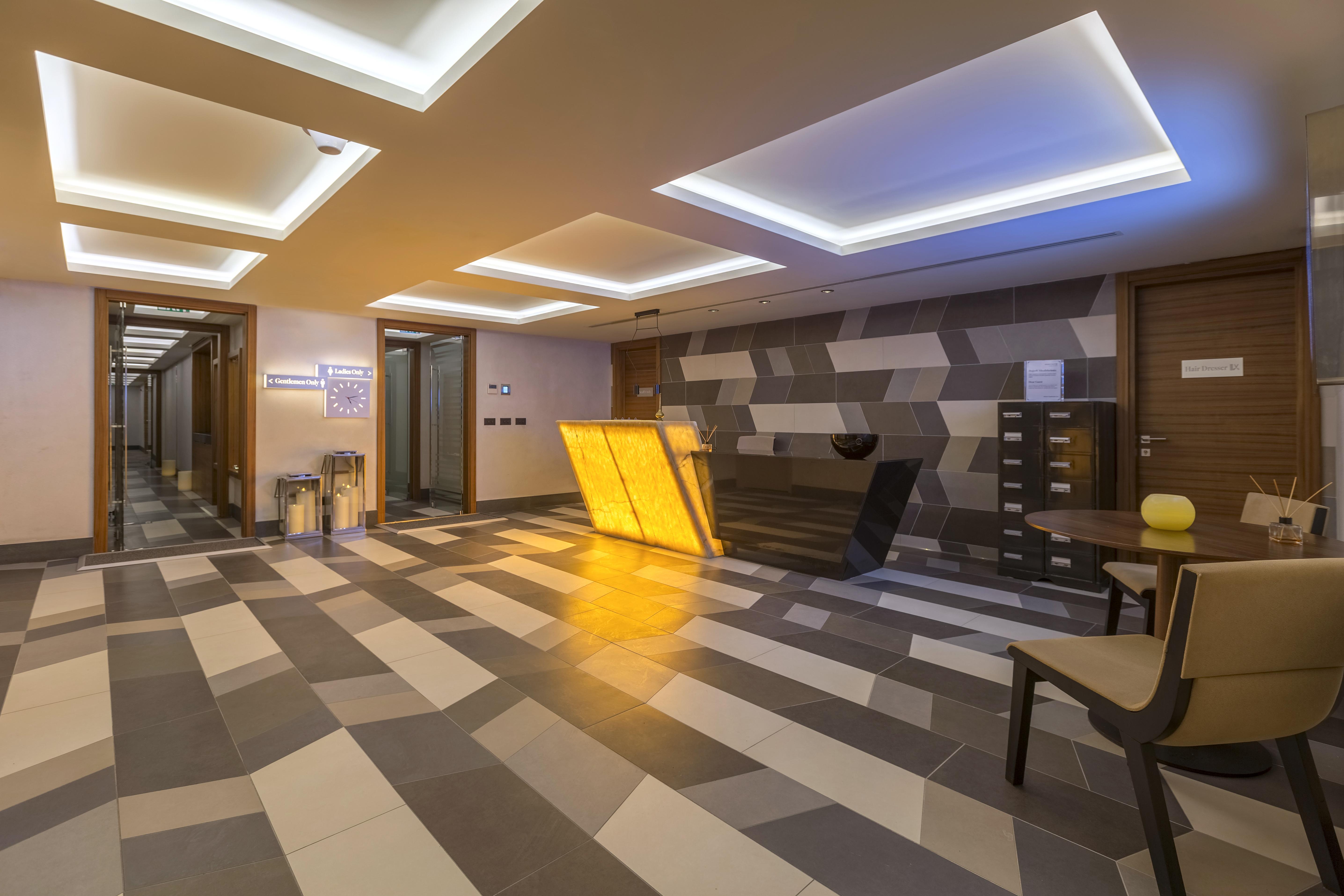 Отель Golden Tulip Istanbul Bayrampasa Экстерьер фото The lobby of the hotel