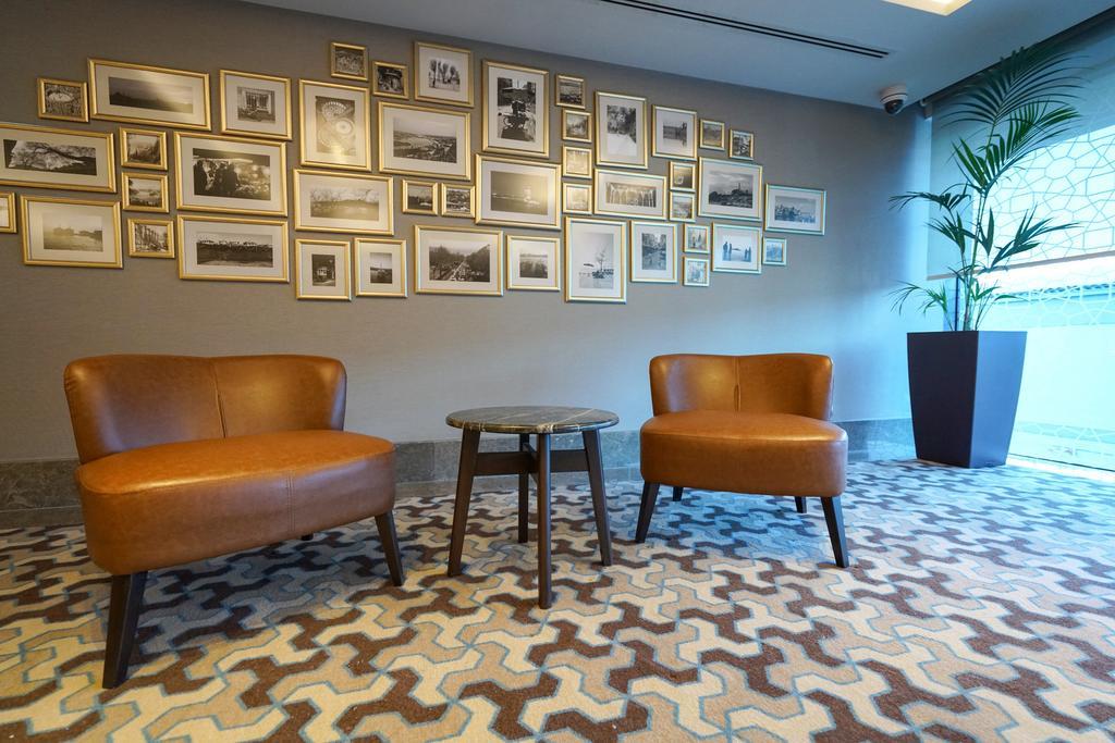 Отель Golden Tulip Istanbul Bayrampasa Экстерьер фото Interior of the hotel