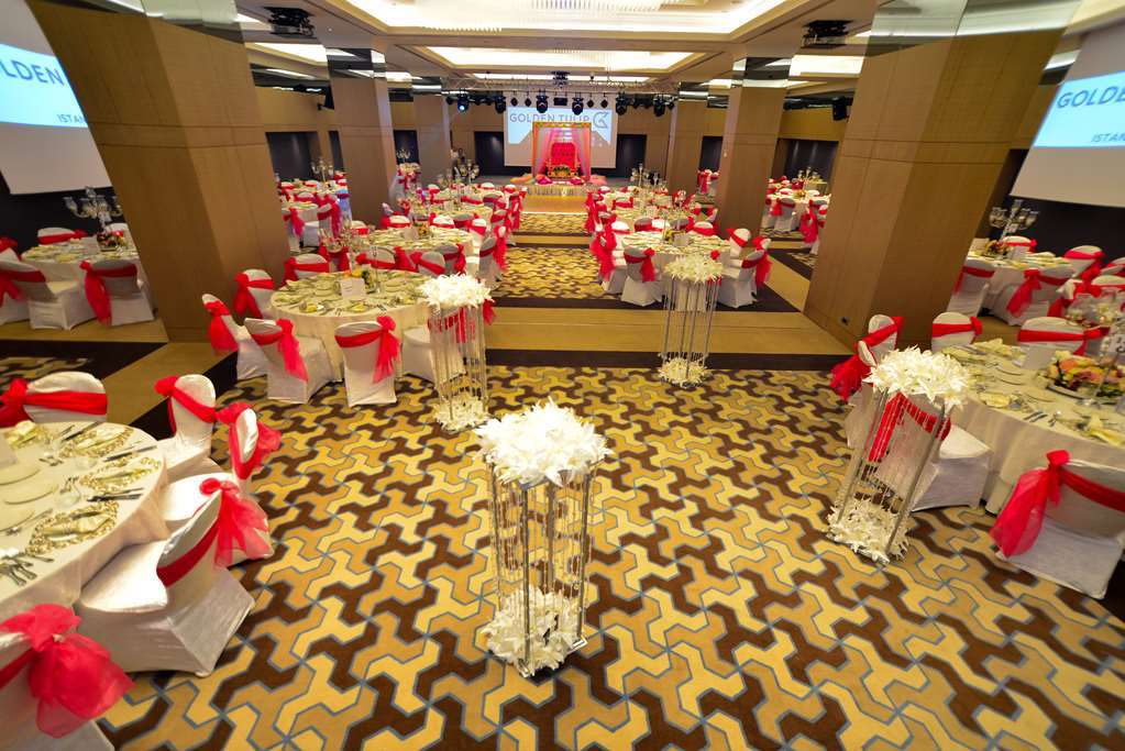 Отель Golden Tulip Istanbul Bayrampasa Экстерьер фото The ballroom of the hotel